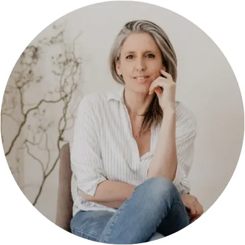 Portrait de Lydie Charrier, formatrice en éthologie féline